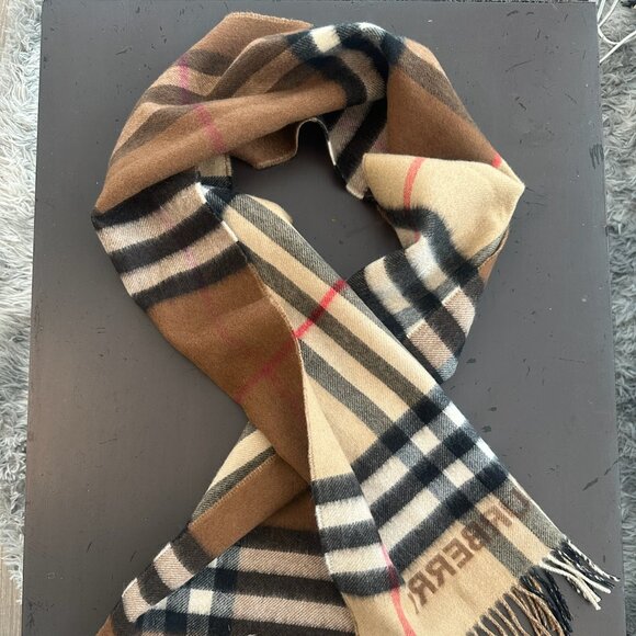 Burberry Scarf - Picture 3 of 3